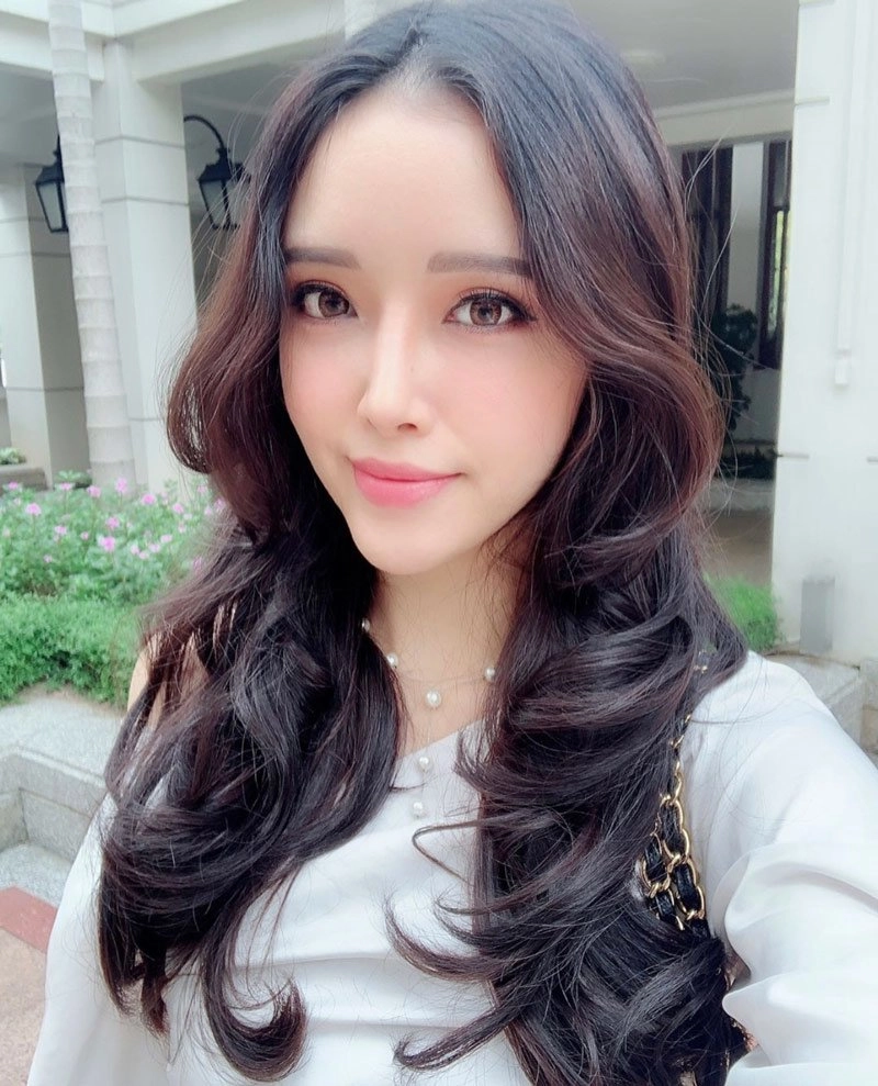 Mai phương thuý vô tình để lộ mặt mộc không tỳ vết của em gái bằng bức ảnh selfie - 3