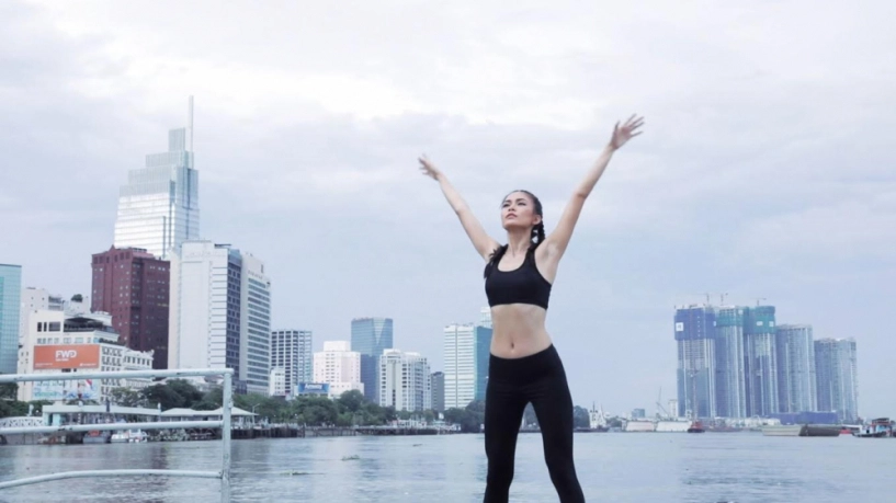 Mâu thuỷ chia sẻ bí quyết để có body mặc đồ kín hay hở đều đẹp như thường - 4