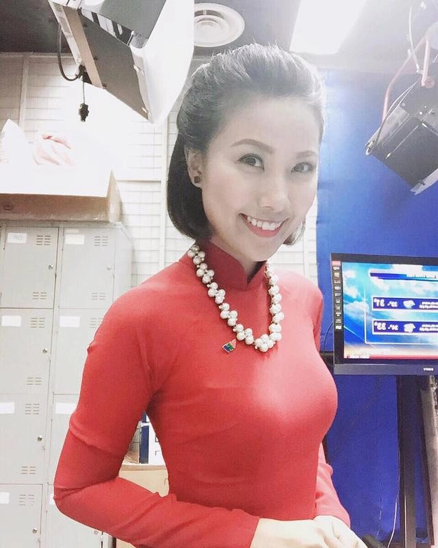 Mc thời tiết vtv tiết lộ màu sắc trang phục cấm kỵ khi lên sóng bản tin - 11