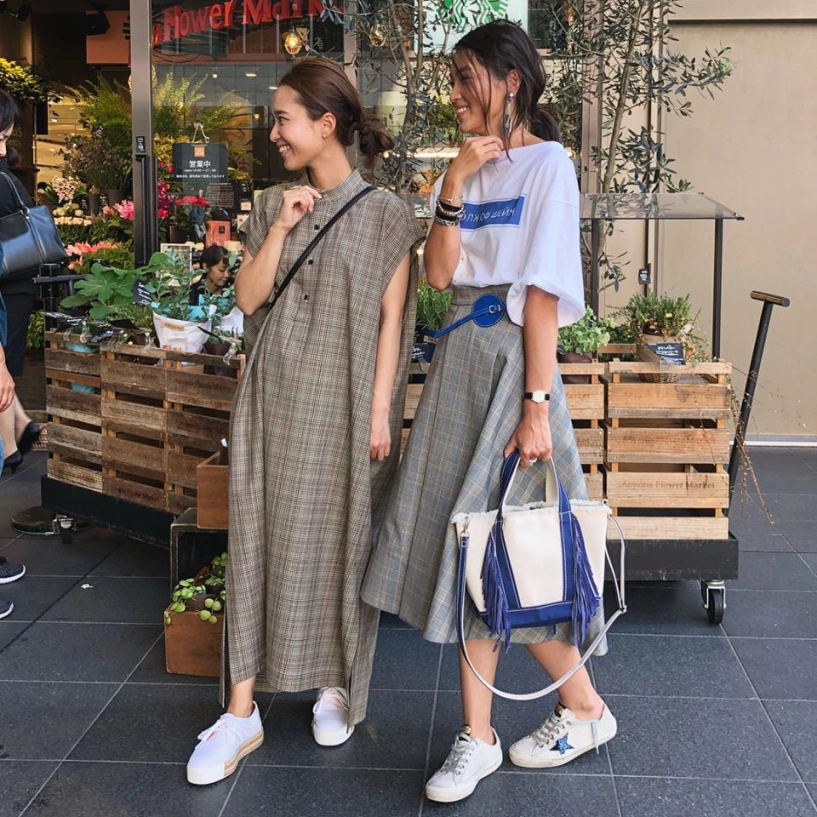 Mẹ nhật 2 con từ đông tới hè không rời áo phông thiên biến vạn hóa kiểu nào cũng đẹp - 12