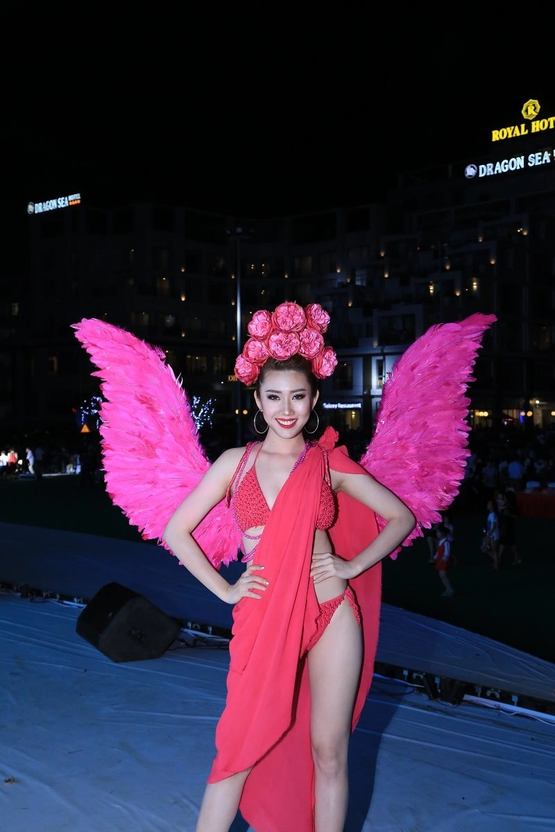 Miss cộng đồng thanh trúc diện bikini nóng bỏng trong bst sắc màu của biển - 11
