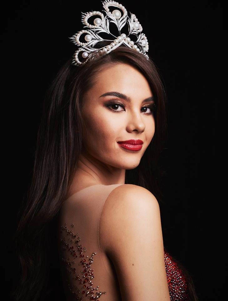 Mới đăng quang được 4 ngày hh hoàn vũ 2018 đã để lộ áo lót phản cảm - 8
