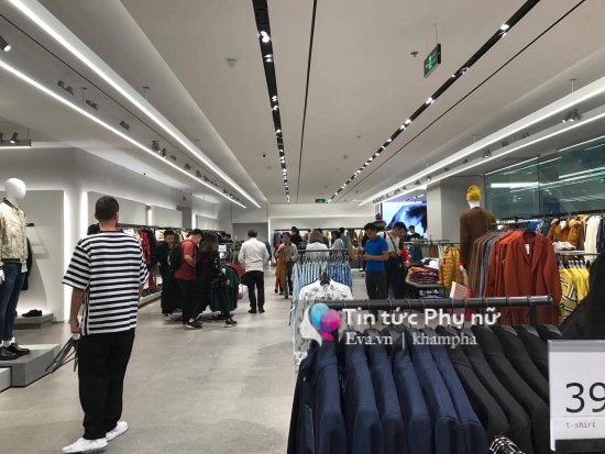 Mưa gió ngày khai trương zara đón lượng khách không đông như mong đợi - 6