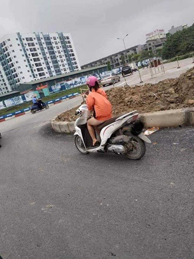 Mùa hè nóng đến mấy không bằng chị em mặc váy xẻ cao xém đụng nách lộ cả vòng 3 - 4