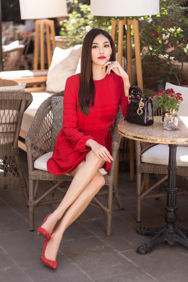 Mùa lễ hội loạt mỹ nhân đình đám đua nhau diện sắc đỏ - 5