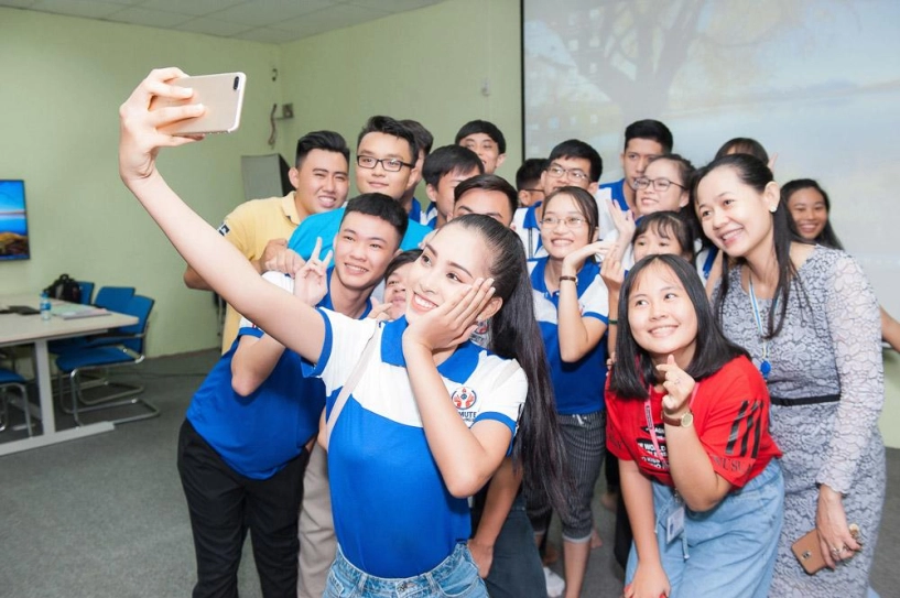 Ngày đầu tiên đi học hoa hậu tiểu vy xinh đẹp với đồng phục đúng chuẩn nữ sinh - 8