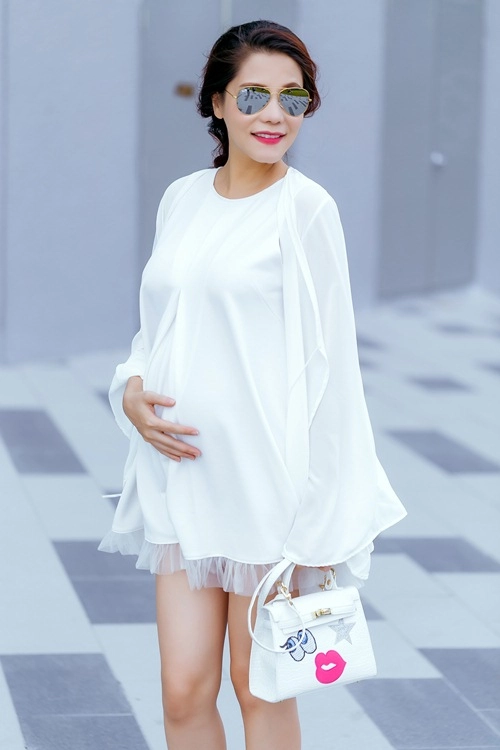 Ngô mai trang bầu 8 tháng vẫn khiến phái mạnh xao xuyến - 1