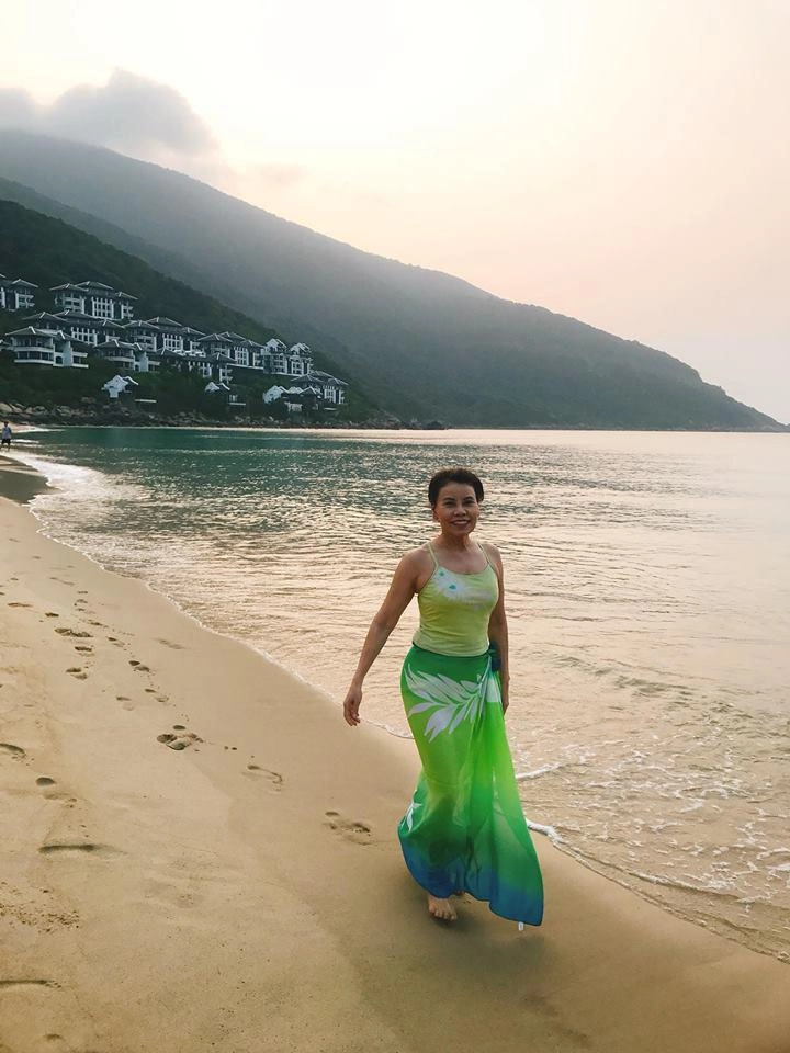 Ngỡ ngàng khi mẹ hồ ngọc hà tự tin diện bikini áo trễ vai ở tuổi 61 - 8