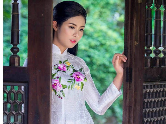 Ngọc hân rạng rỡ diện áo dài đôi với mẫu nhí mang hai dòng máu hoa - việt - 13