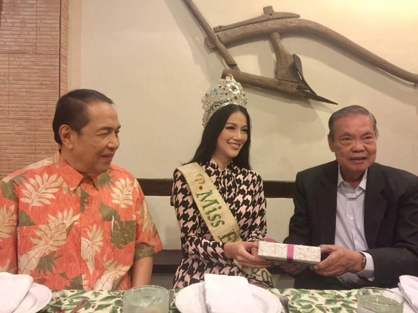 Người hâm mộ thất vọng vì hh phương khánh chỉ được mang vương miện giả về nước - 5