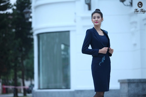 Những mẫu vest công sở tôn dáng và thời thượng - 12