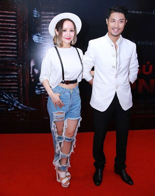 Nữ mc hà nội với thời trang dị biệt gây tranh cãi - 5