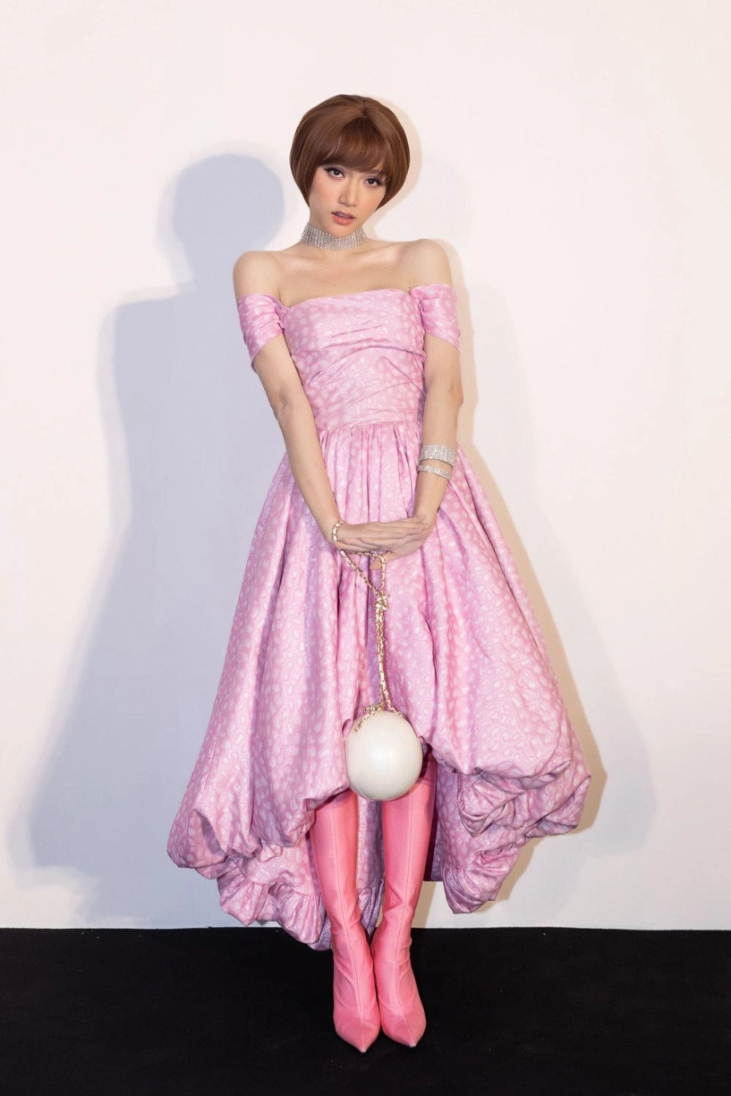 Nữ thần angela phương trinh mê hoặc lòng người với bộ cánh hồng rực rỡ - 5