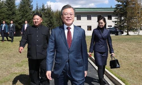 Phong cách đối lập nhưng đều được ngợi ca của phu nhân ông kim jong un và em chồng - 8