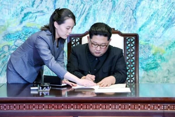 Phong cách đối lập nhưng đều được ngợi ca của phu nhân ông kim jong un và em chồng - 14