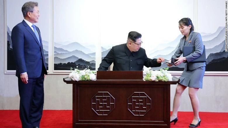 Phong cách đối lập nhưng đều được ngợi ca của phu nhân ông kim jong un và em chồng - 15