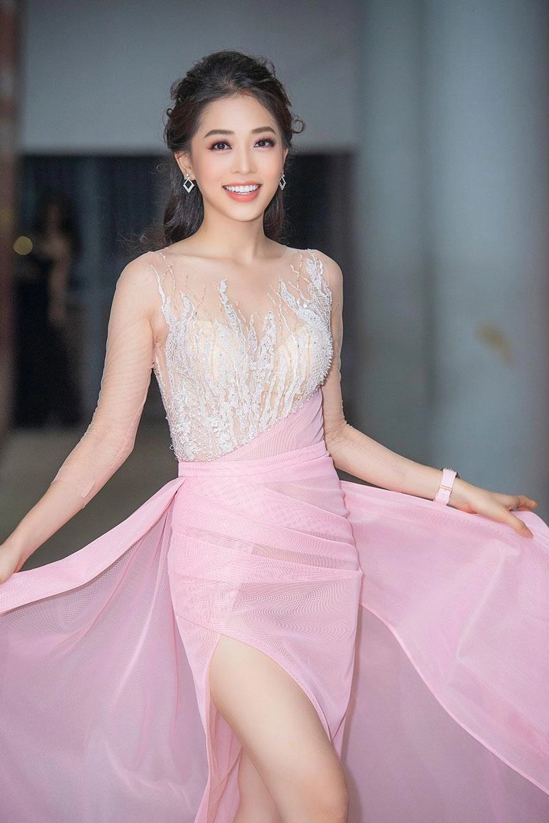 Photoshop ảnh mượt mà á hậu phương nga vẫn lộ nội y vì mặc váy xuyên thấu - 3