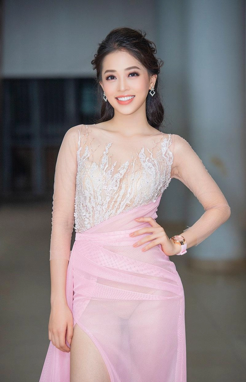 Photoshop ảnh mượt mà á hậu phương nga vẫn lộ nội y vì mặc váy xuyên thấu - 4