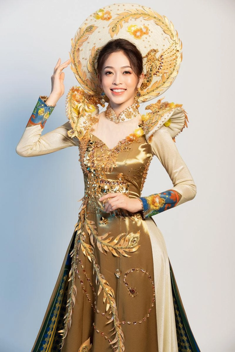 Phương nga mang quốc phục ngũ phụng tề phi cộng đồng mạng bảo nhìn như rèm cửa - 3