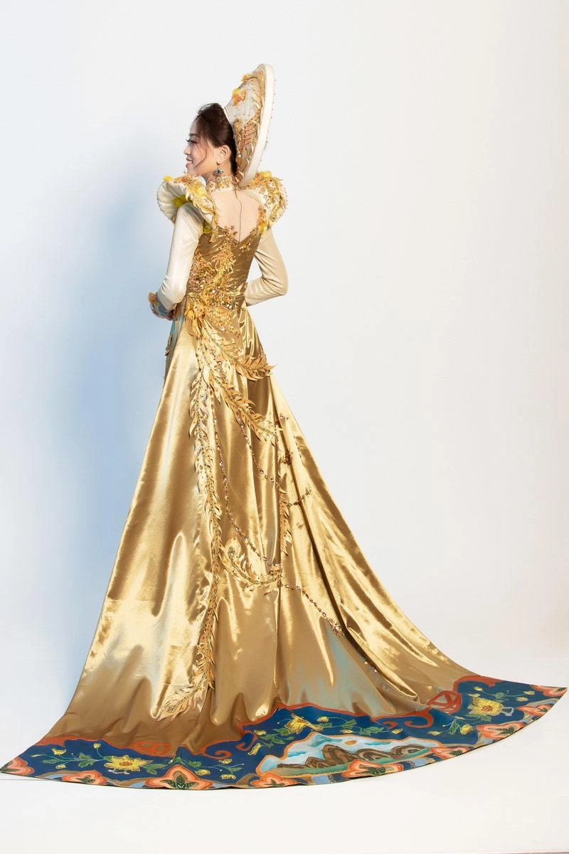 Phương nga mang quốc phục ngũ phụng tề phi cộng đồng mạng bảo nhìn như rèm cửa - 4