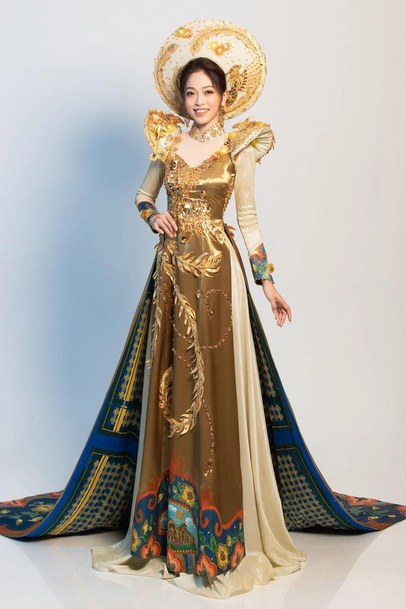 Phương nga mang quốc phục ngũ phụng tề phi cộng đồng mạng bảo nhìn như rèm cửa - 1