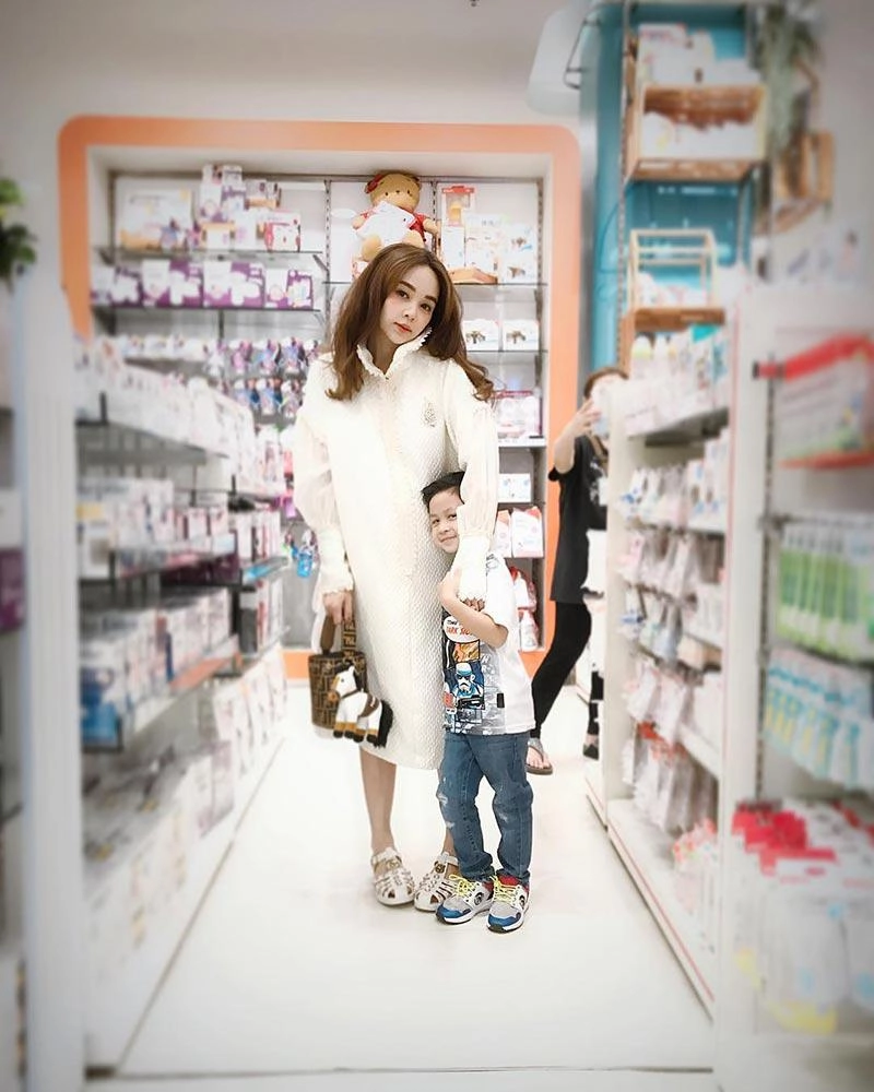 Ra đường tưởng gái còn son vì chọn đồ quá điệu ai ngờ cô ấy sắp đẻ đến nơi rồi - 5