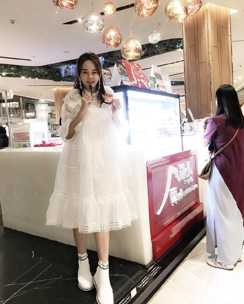 Ra đường tưởng gái còn son vì chọn đồ quá điệu ai ngờ cô ấy sắp đẻ đến nơi rồi - 19