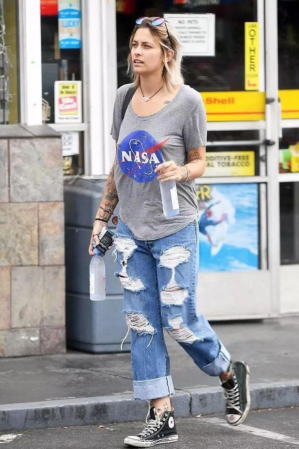 Rất nhiều chị em bị chê béo khi mặc áo phông là vì chưa biết những mẹo này - 9