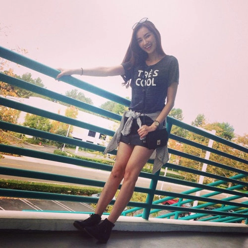 Sao việt dạo phố cực chất với mốt áo buộc eo - 8