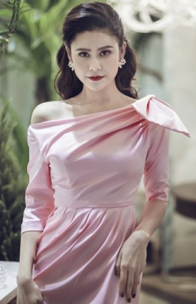 Sau lùm xùm ly hôn mẹ một con trương quỳnh anh khoe vẻ đẹp nền nã với style cổ điển - 3