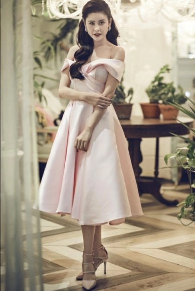 Sau lùm xùm ly hôn mẹ một con trương quỳnh anh khoe vẻ đẹp nền nã với style cổ điển - 4