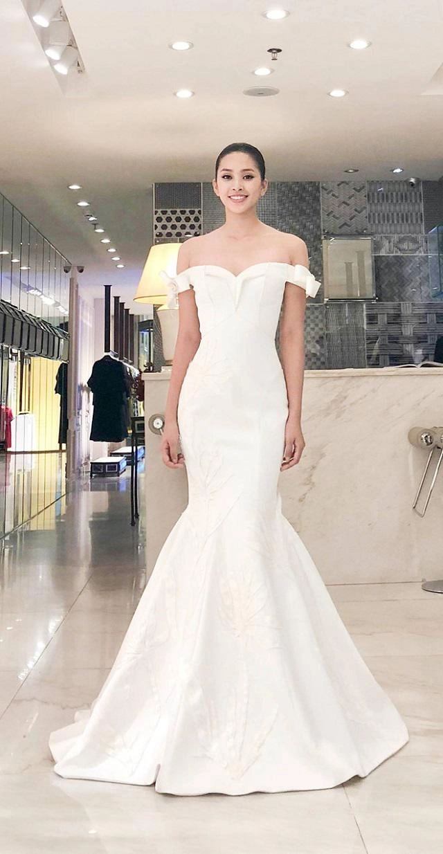 Sở hữu sắc vóc hoàn hảo nhưng tiểu vy thua xa hhen niê điểm này khi diện váy xuyên thấu - 13
