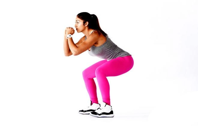 Squat không chỉ giúp vòng 3 nảy nở mà còn giảm mỡ bụng hiệu quả với những bài tập này - 5