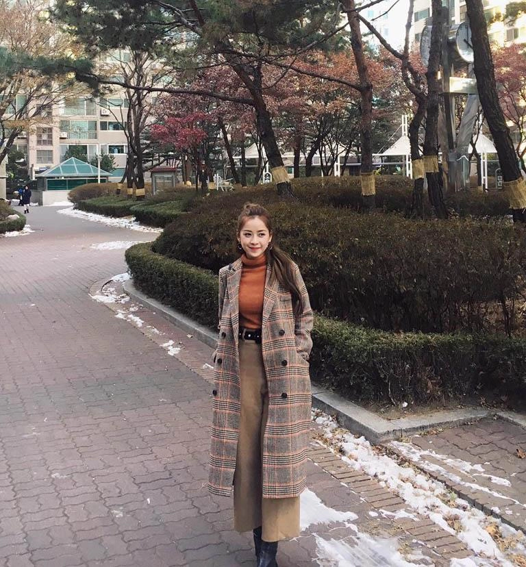 Street style tuần qua kỳ duyên khoe sắc đỏ độc tôn giữa dàn sao phối layer ấm áp - 10