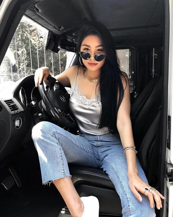 Thật bất ngờ mẹ của thành viên hội con nhà giàu có tới 4 người con và mặc cực trẻ - 7