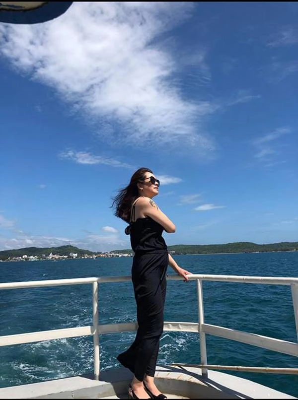 Thật bất ngờ mẹ của thành viên hội con nhà giàu có tới 4 người con và mặc cực trẻ - 12