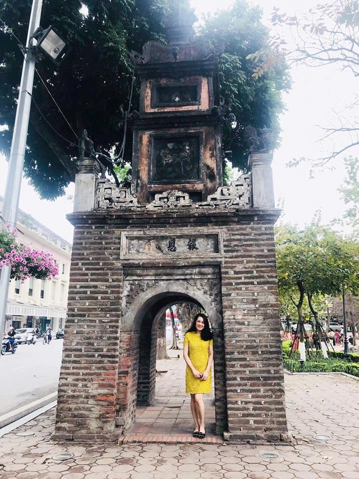 Thật bất ngờ mẹ của thành viên hội con nhà giàu có tới 4 người con và mặc cực trẻ - 18