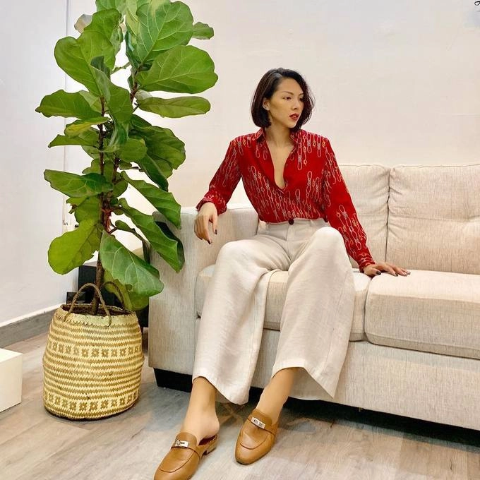Thời trang ngày đầu năm hà hồ sang chảnh bao nhiêu phạm hương tái xuất xuề xòa bấy nhiêu - 7