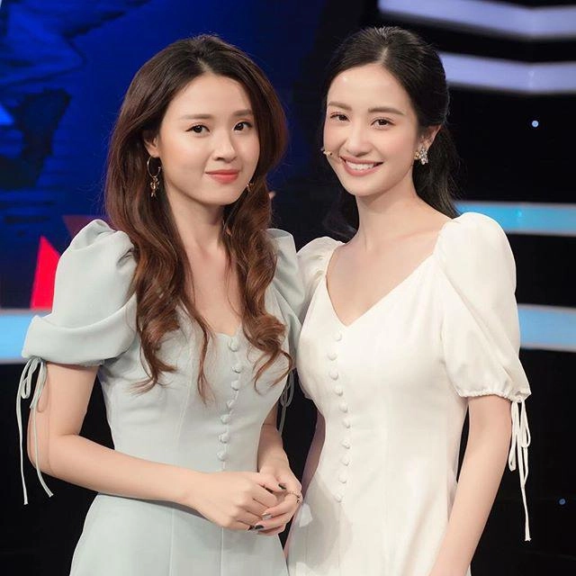 Thời trang ngày đầu năm hà hồ sang chảnh bao nhiêu phạm hương tái xuất xuề xòa bấy nhiêu - 11