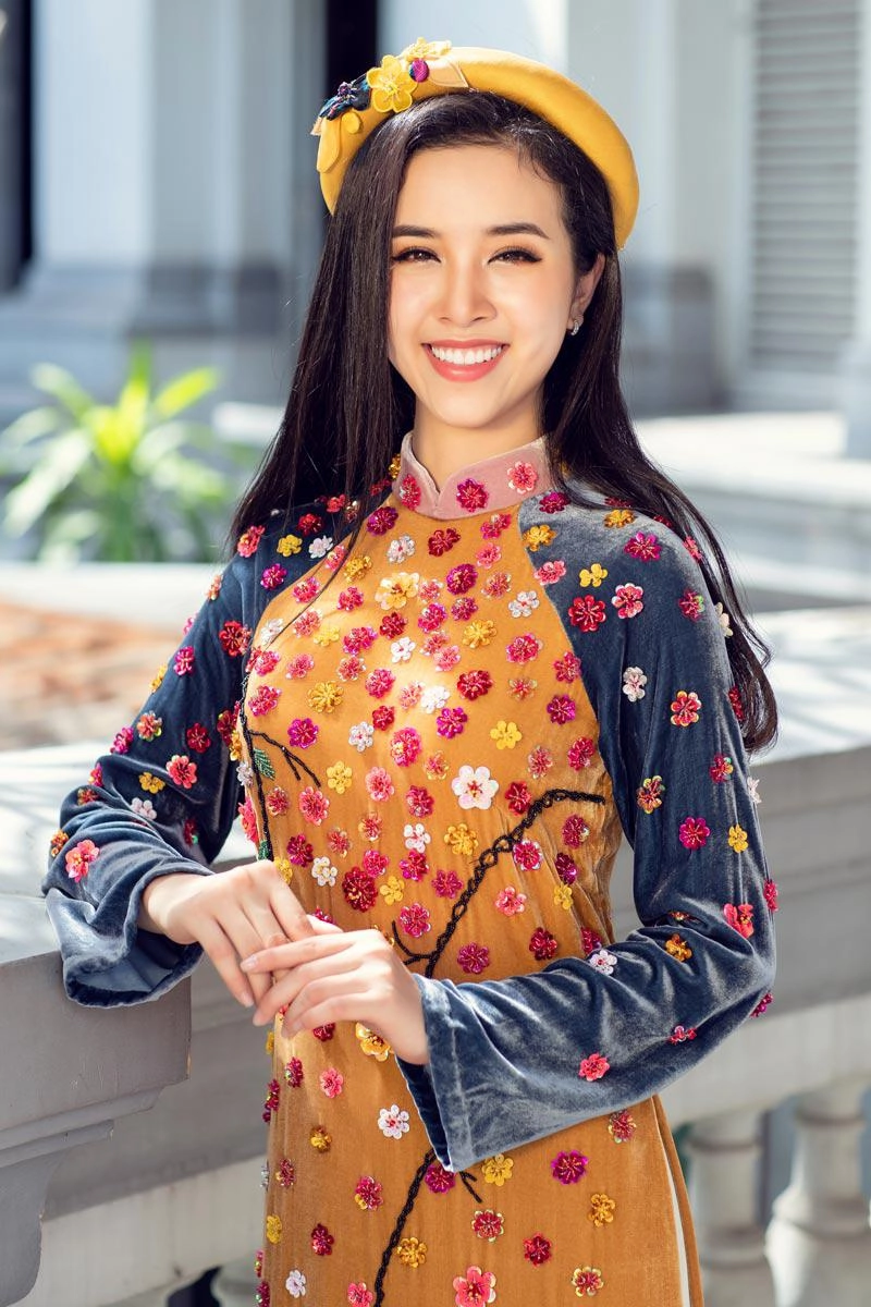 Tiểu vy cùng hai á hậu xúng xính áo dài hoa chuẩn bị sẵn sàng cho ngày tết cận kề - 9