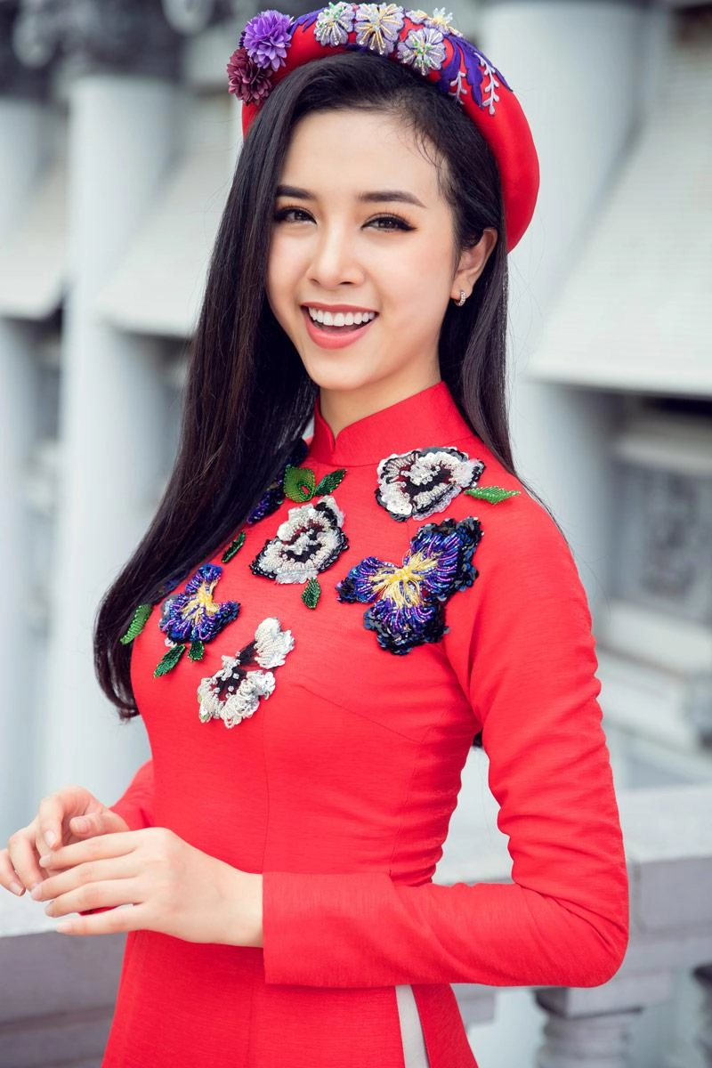 Tiểu vy cùng hai á hậu xúng xính áo dài hoa chuẩn bị sẵn sàng cho ngày tết cận kề - 11