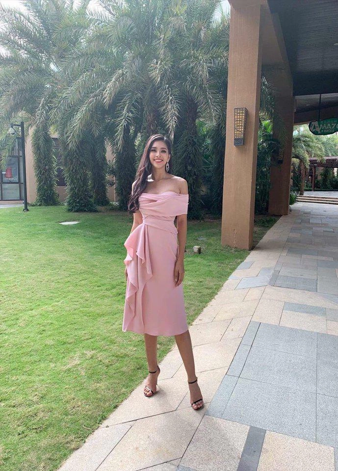 Tiểu vy lần đầu diện váy xẻ đùi ở miss world đỗ mỹ linh cũng phải kêu trời - 6