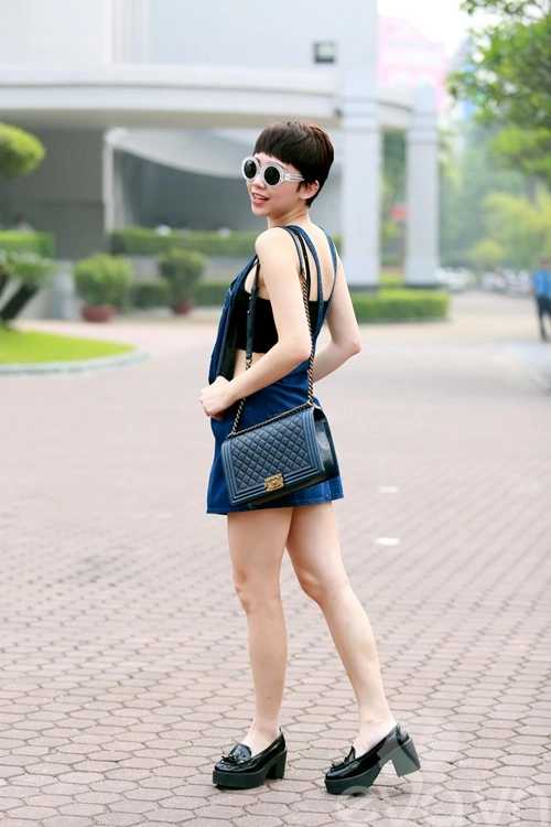 Tóc tiên mặc áo ren khoe hình xăm tại hà nội - 3