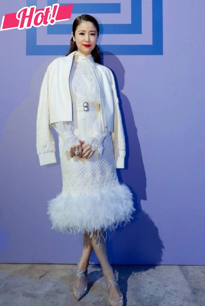 Tuần qua trong khi phạm băng băng lao đao lâm tâm như đã âm thầm thành nữ hoàng thảm đỏ - 6