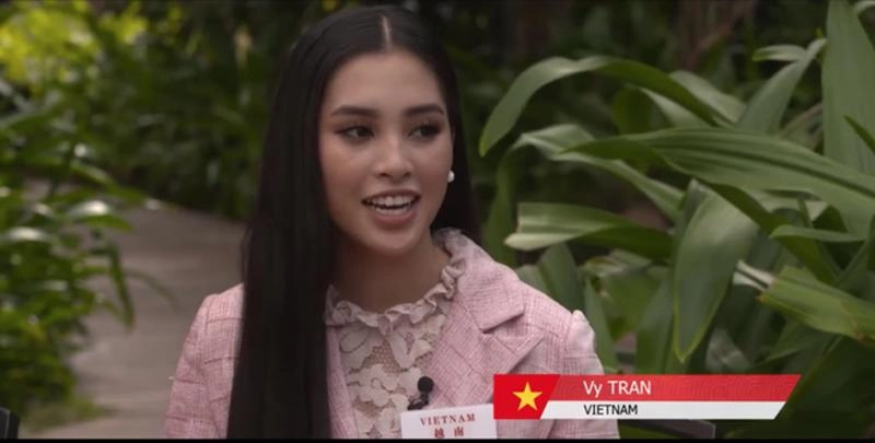 Từng bị chê thậm tệ vì dở ngoại ngữ tiểu vy bất ngờ bắn tiếng anh tại miss world 2018 - 2