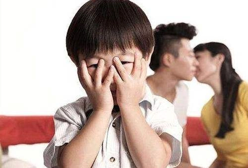 Vào siêu thị con làm điều khiến bố mẹ muốn độn thổ nguyên nhân vì chuyện thân mật ở nhà - 3