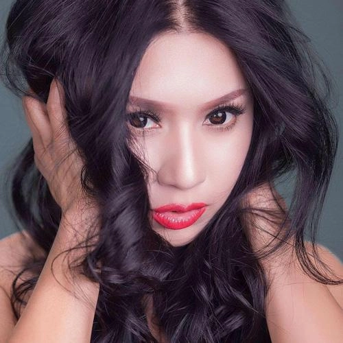 Y phụng kể chuyện bị tẩy chay vì mặc hở - 5