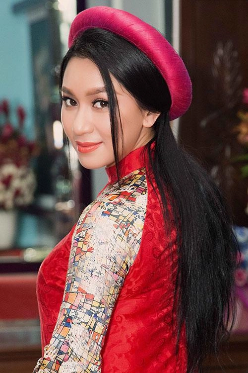 Y phụng kể chuyện bị tẩy chay vì mặc hở - 7