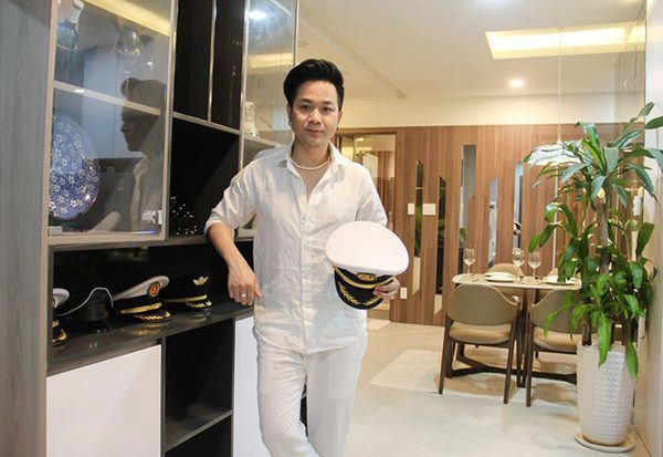 10 năm đi hát tậu nhà mới con trai ngọc sơn học bố khoe điểm lạ giữa phòng khách - 1