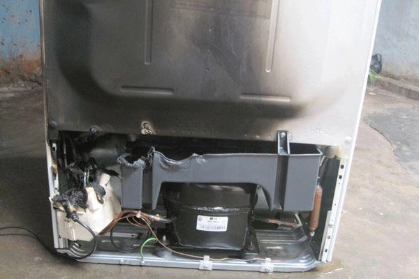 6 dấu hiệu báo trước tủ lạnh sắp nổ tung như bom hẹn giờ chớ dại bỏ qua - 2